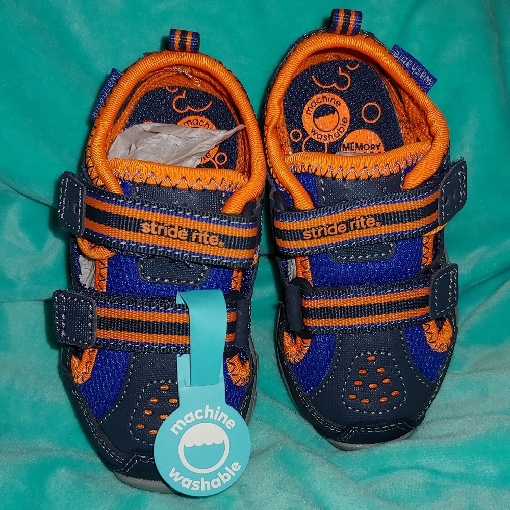 Stride Rite Made 2 Play sandals